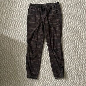 Athleta camo joggers
